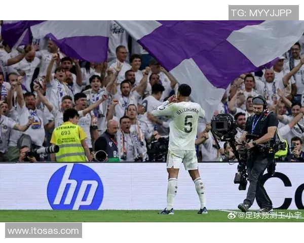 篮球皇马与巴萨的巅峰对决谁能在经典战役中笑到最后